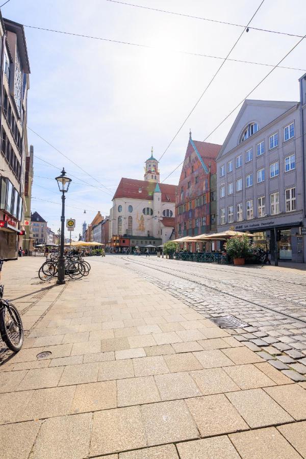 Global Living - Design I Rathausplatz I Kitchen I * Augsburg