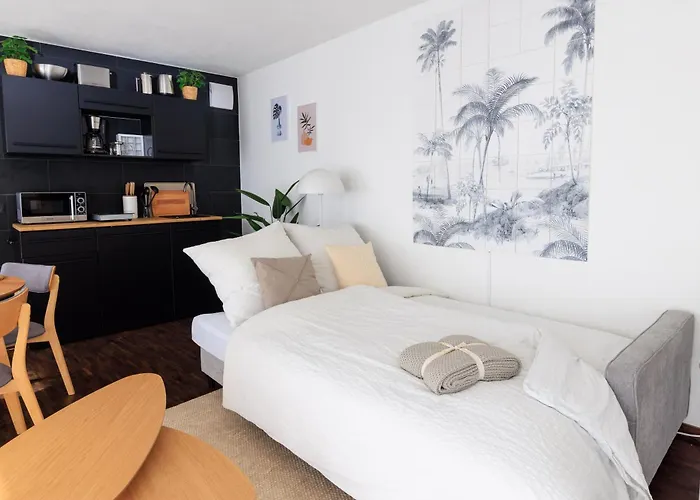 Global Living - Design Apartment I Rathausplatz I Kitchen I Augsburg