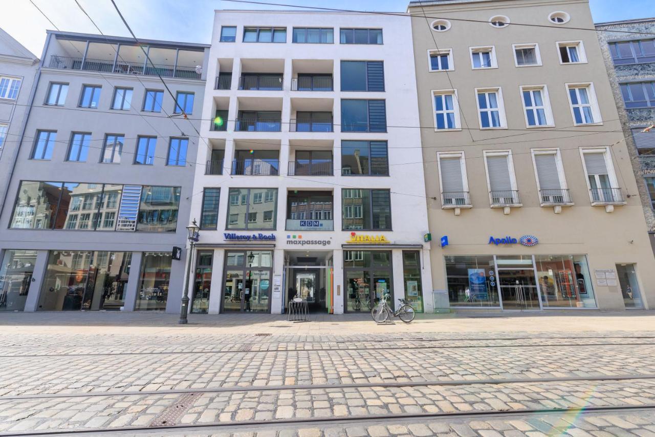 Global Living - Design I Rathausplatz I Kitchen I